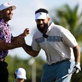 Eladio Carrión y Rafa Campos vacilan durante la víspera del Puerto Rico Open de golf