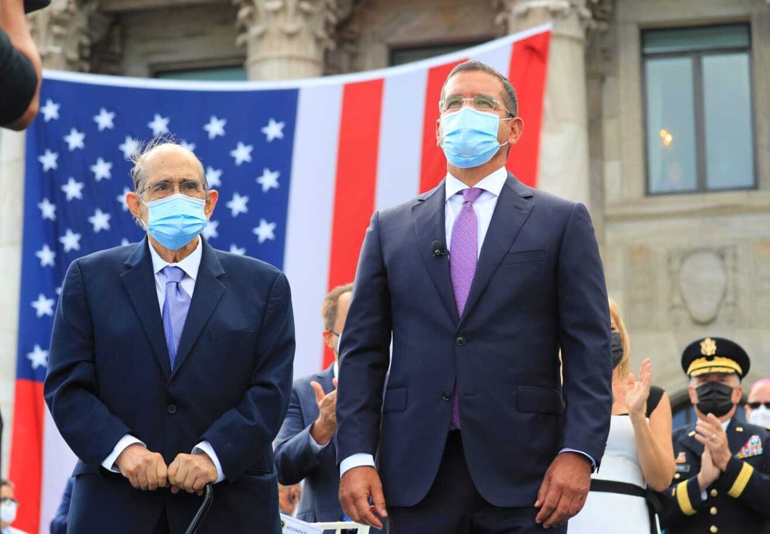 Pedro Pierluisi junto a su padre, don Jorge Pierluisi.