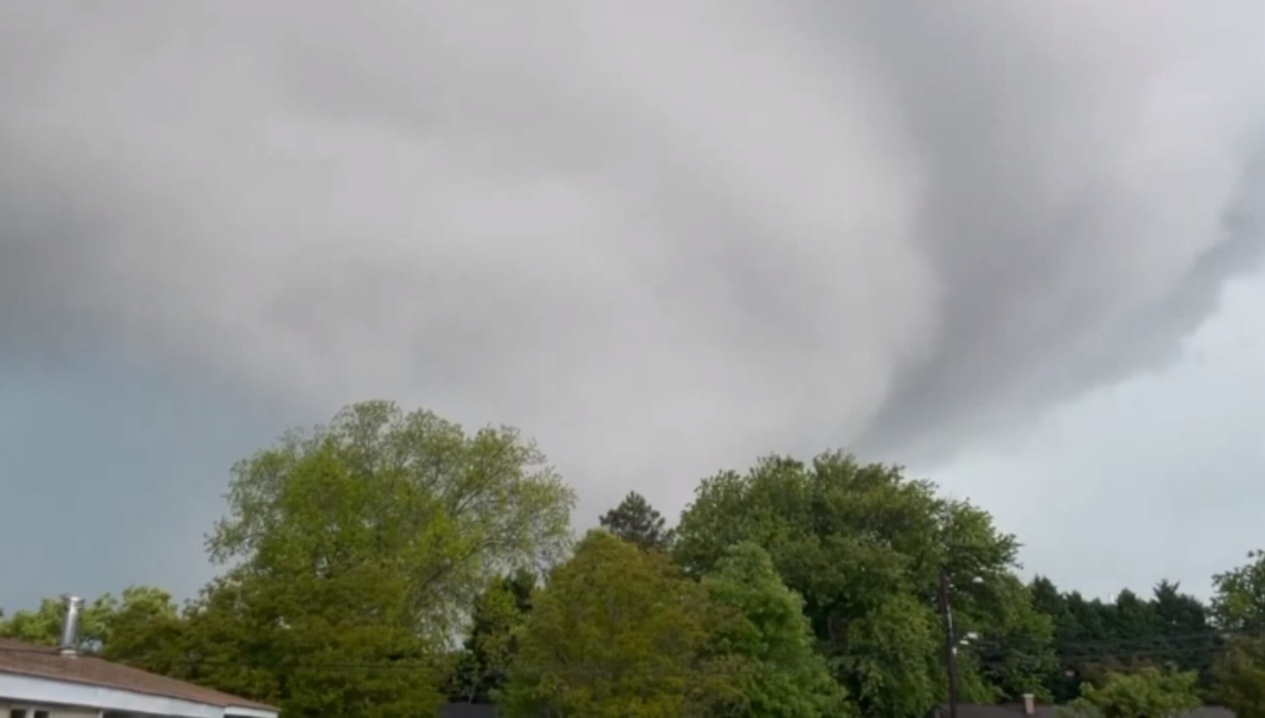 El fenómeno se produjo tras un brote de decenas de tornados en Oklahoma, Kansas, Nebraska y Colorado, que causaron daños, pero ninguna muerte. (Archivo)