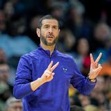 Los Hornets de Charlotte botaron al dirigente James Borrego