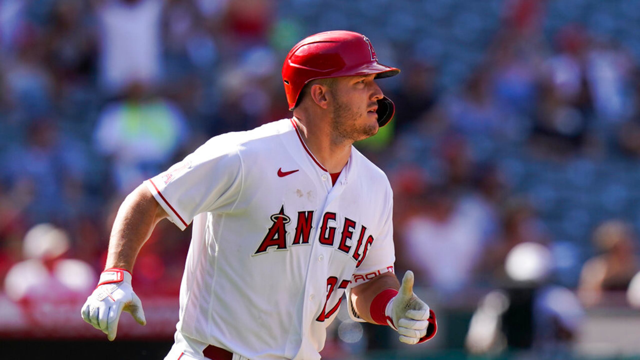 En la pasada temporada, Mike Trout perdió varias semanas por una lesión en la parte superior de la espalda y la caja torácica.