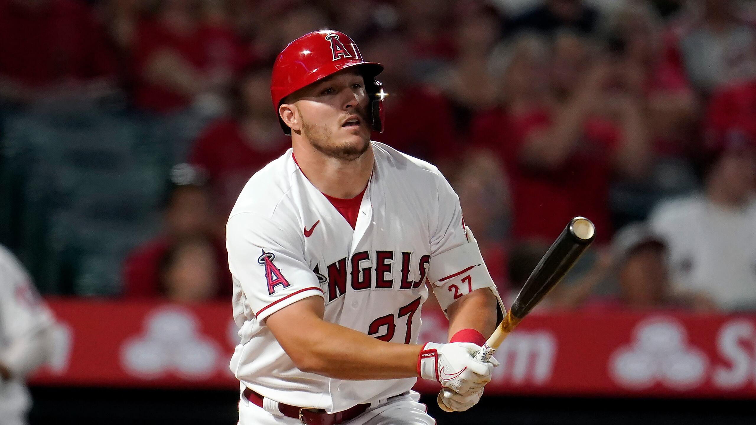 Mike Trout batea para .270 con 24 cuadrangulares y 51 carreras remolcadas en 79 partidos.