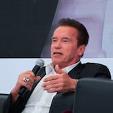 Schwarzenegger recuerda el pasado nazi de su familia para que sea un ejemplo 