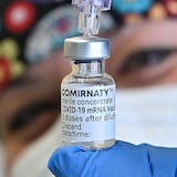 Médico italiano termina arrestado por fingir inmunizar a pacientes antivacunas