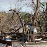 Tornado deja estela de destrucción en Kansas