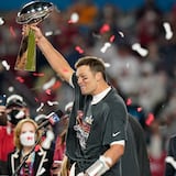 Tom Brady va por más y extiende su contrato con los Buccaneers de Tampa Bay