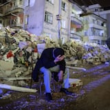 Aumentan a casi 46 mil los muertos por terremotos en Turquía