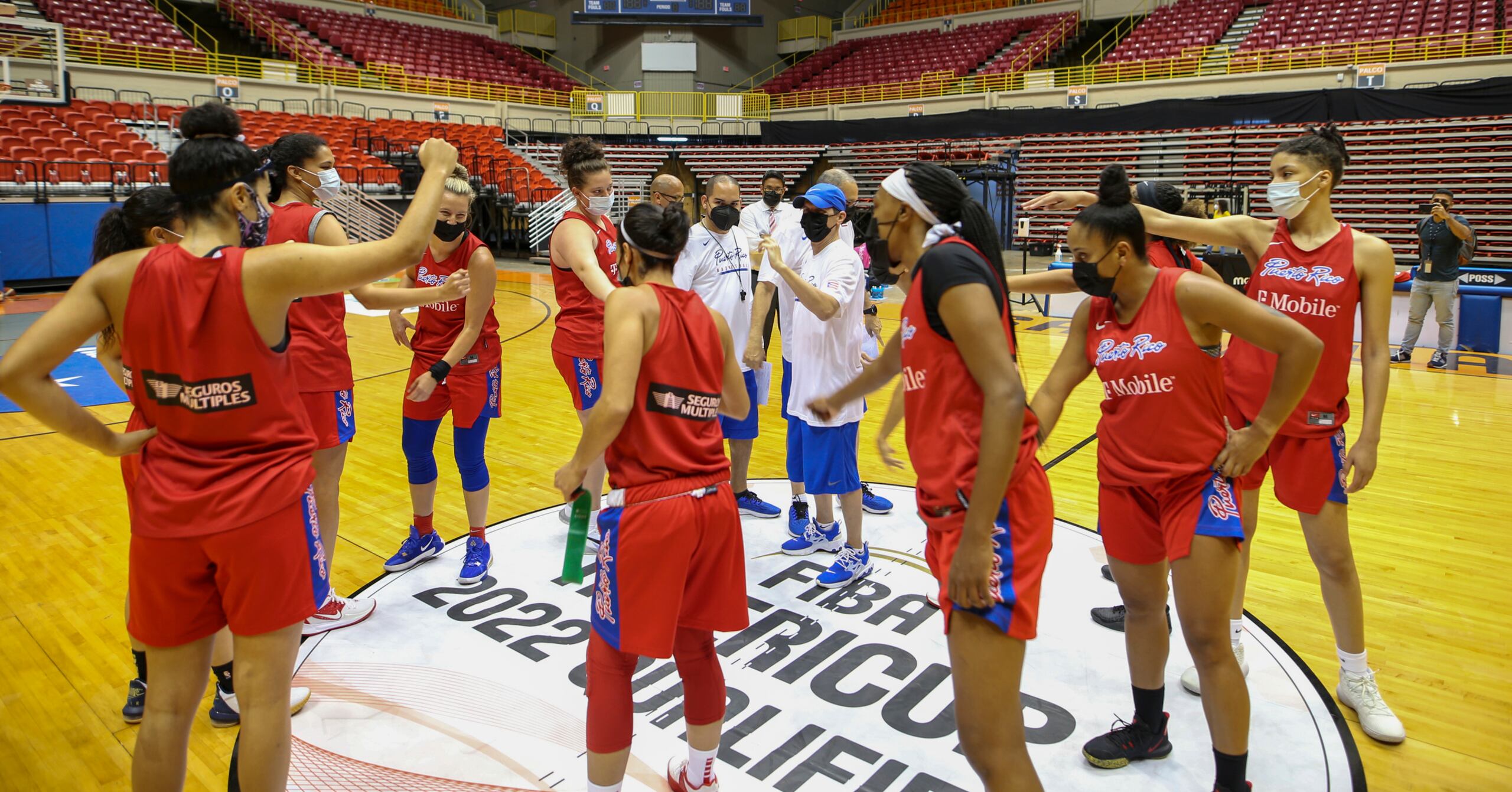 El Equipo Nacional femenino se reencontró en el coliseo Roberto Clemente el pasado 7 de marzo para dar inicio a las practicas rumbo al Centrobasket.