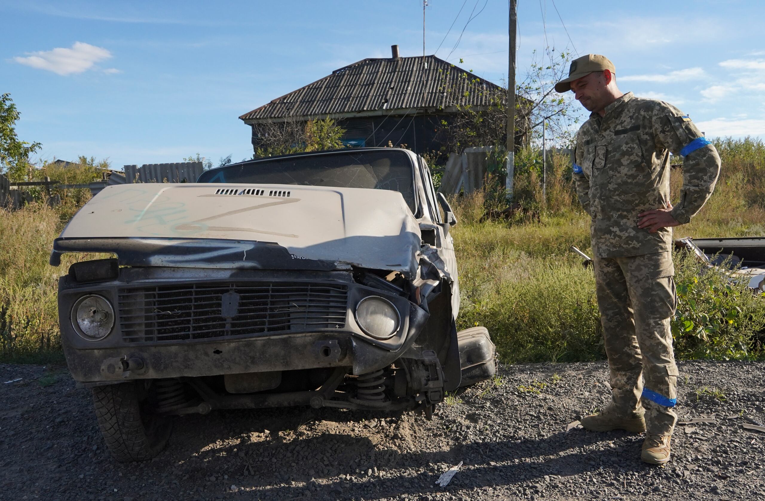 Según las autoridades prorrusas que los llevan a cabo, en la región de Donetsk la asistencia superó el 77 %, en Lugansk el 76 %, mientras que en Jersón y Zaporiyia superó el 50 %, lo cual les permite considerar estos procesos válidos. EFE/EPA/VASILIY ZHLOBSKY