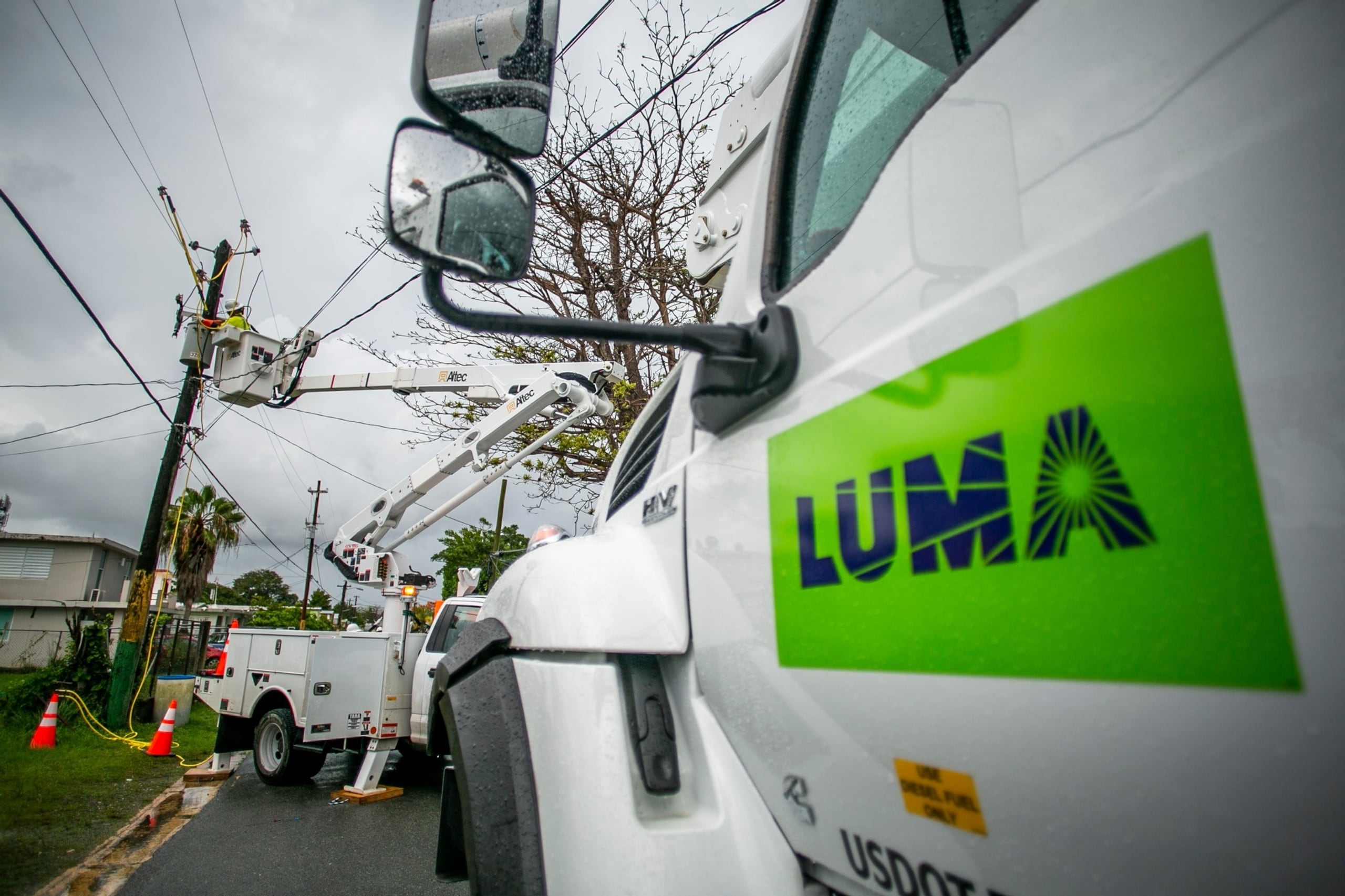 LUMA aseguró que sus brigadas laboran 24 horas al día para minimizar el impacto de esta situación.