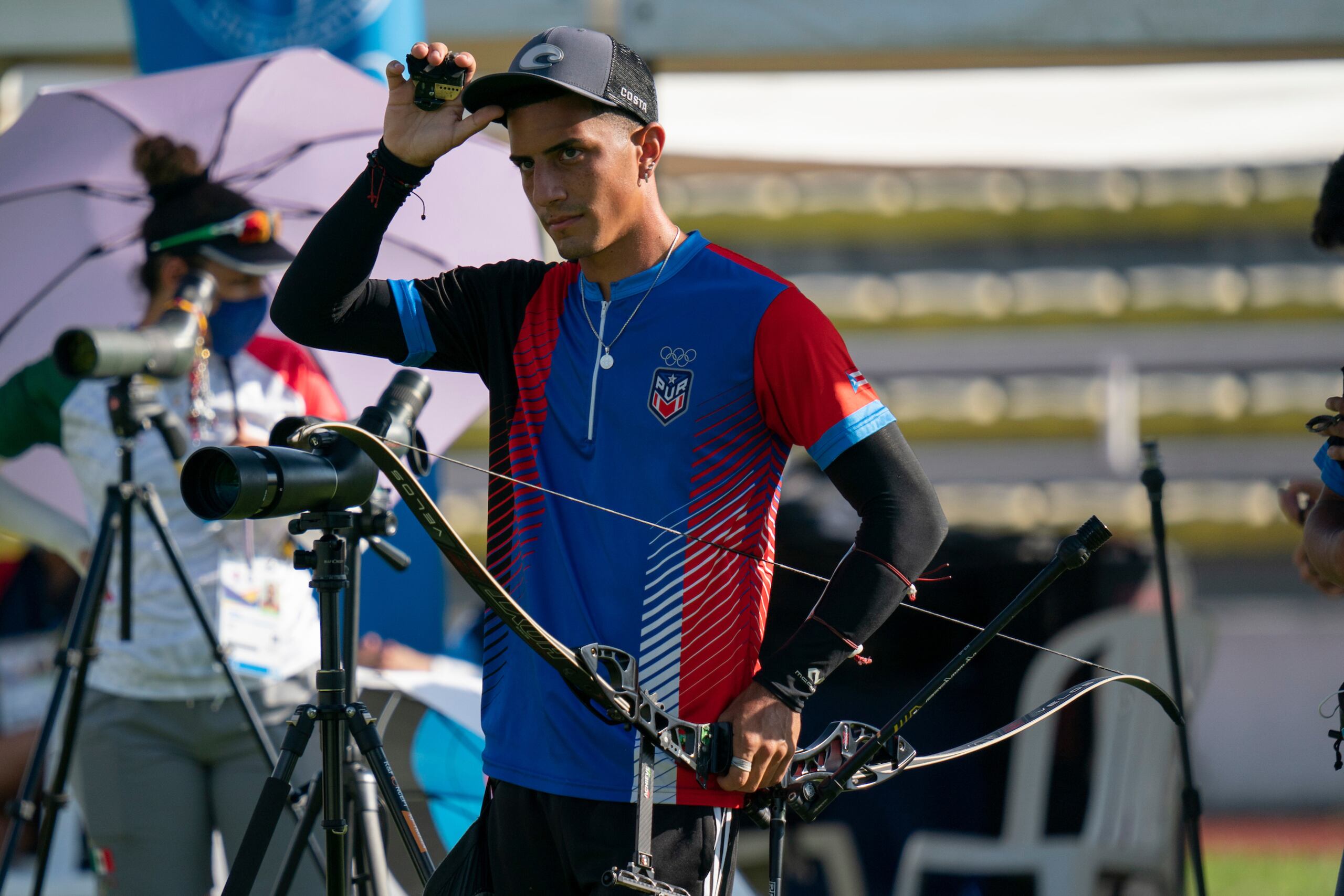 El puertorriqueño Adrián Muñoz tiene una cita el domingo al mediodía para ver si puede agenciarse una medalla de bronce en el tiro con arco modalidad recurvo de los Juegos Panamericanos Junior que se efectúan en Colombia.