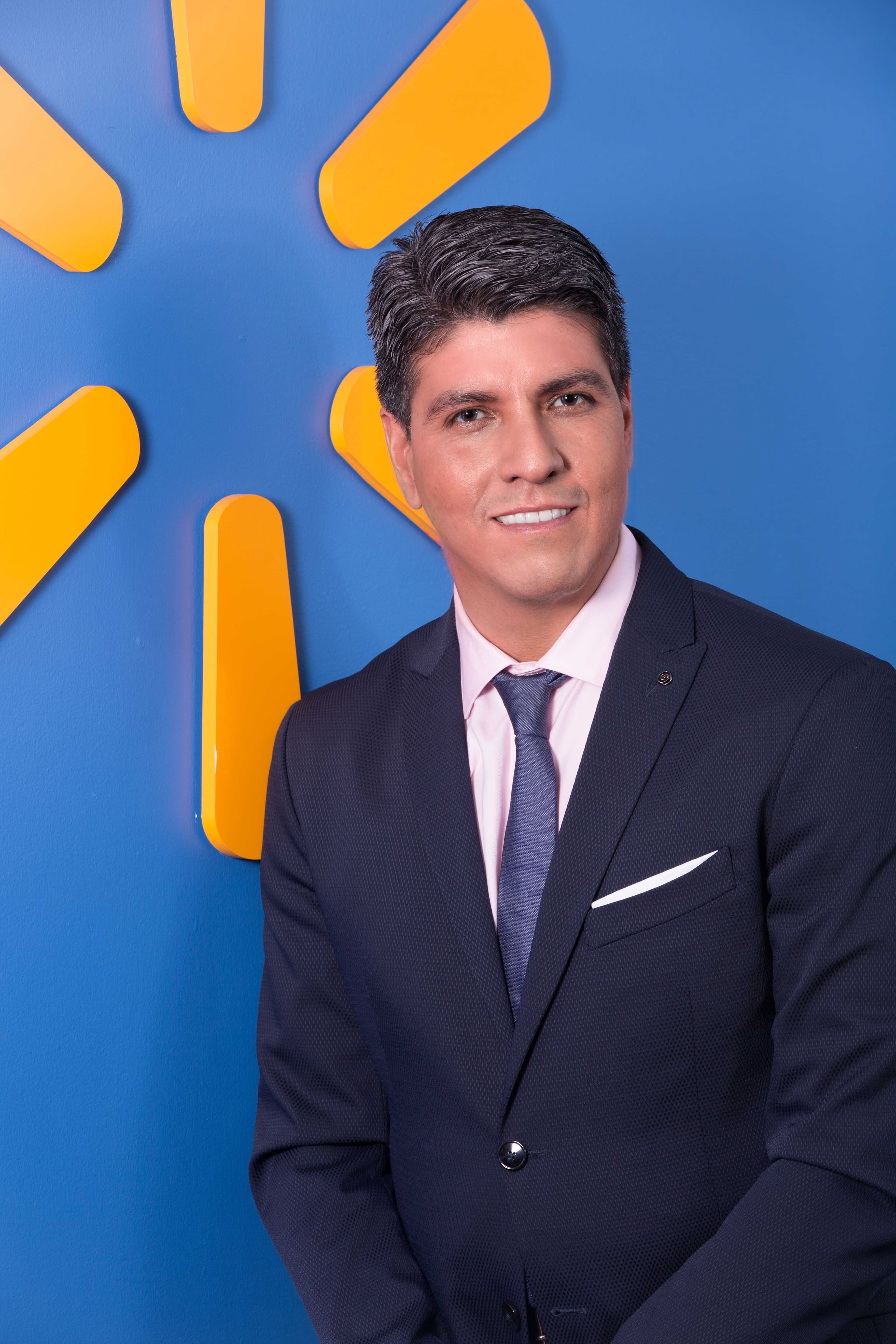 Iván Báez. director de Asuntos Públicos y Gubernamentales de Walmart Puerto Rico, fue exaltado  al salón de la Fama de la Asociación de Ejecutivos de Ventas y Mercadeo, SME.