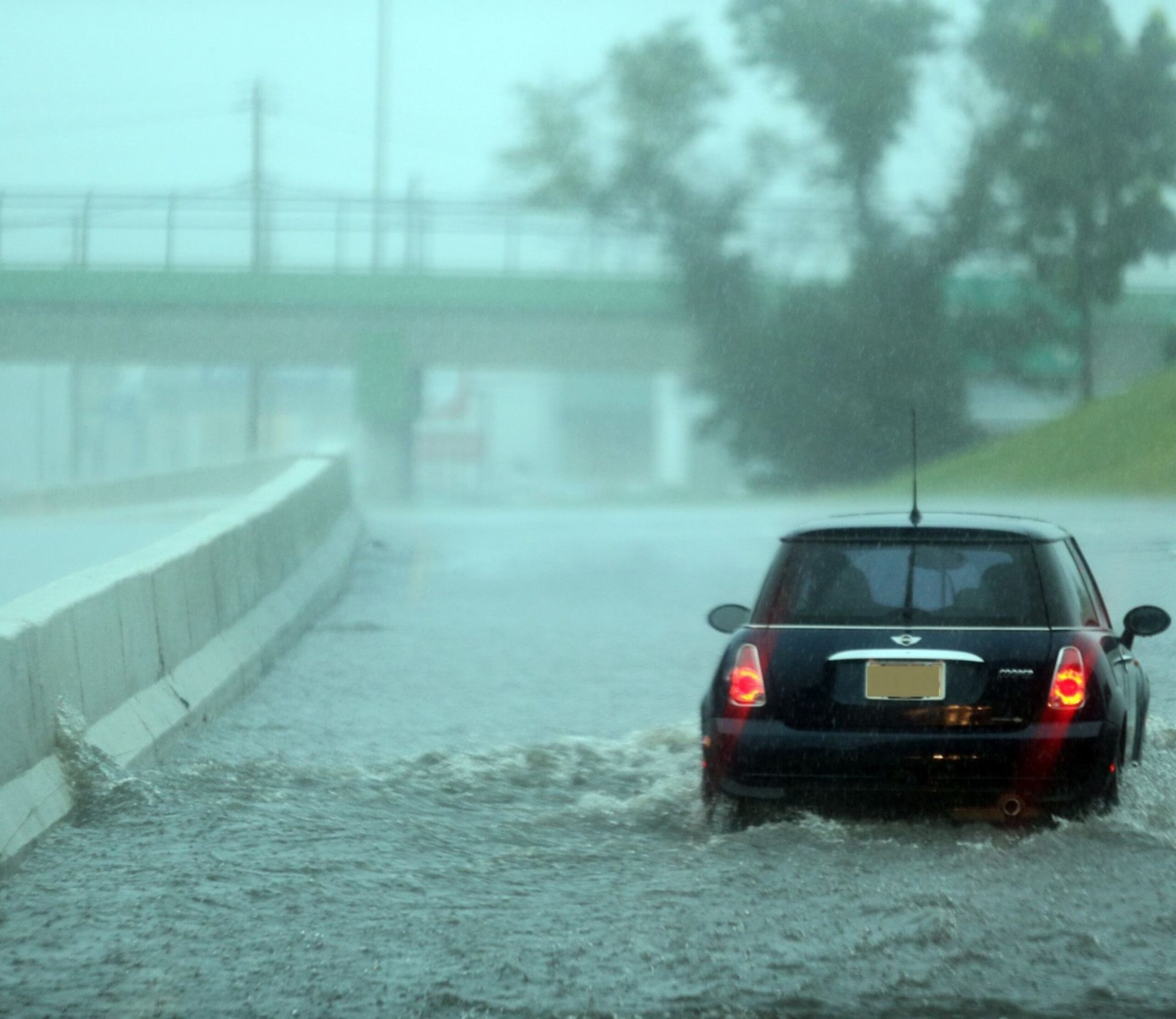 La zona metropolitana, también, está propensa al desarrollo de inundaciones repentinas.