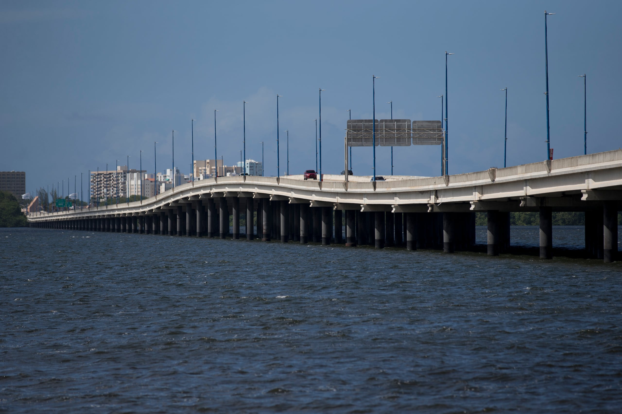 Vista del puente Teodoro Moscoso.