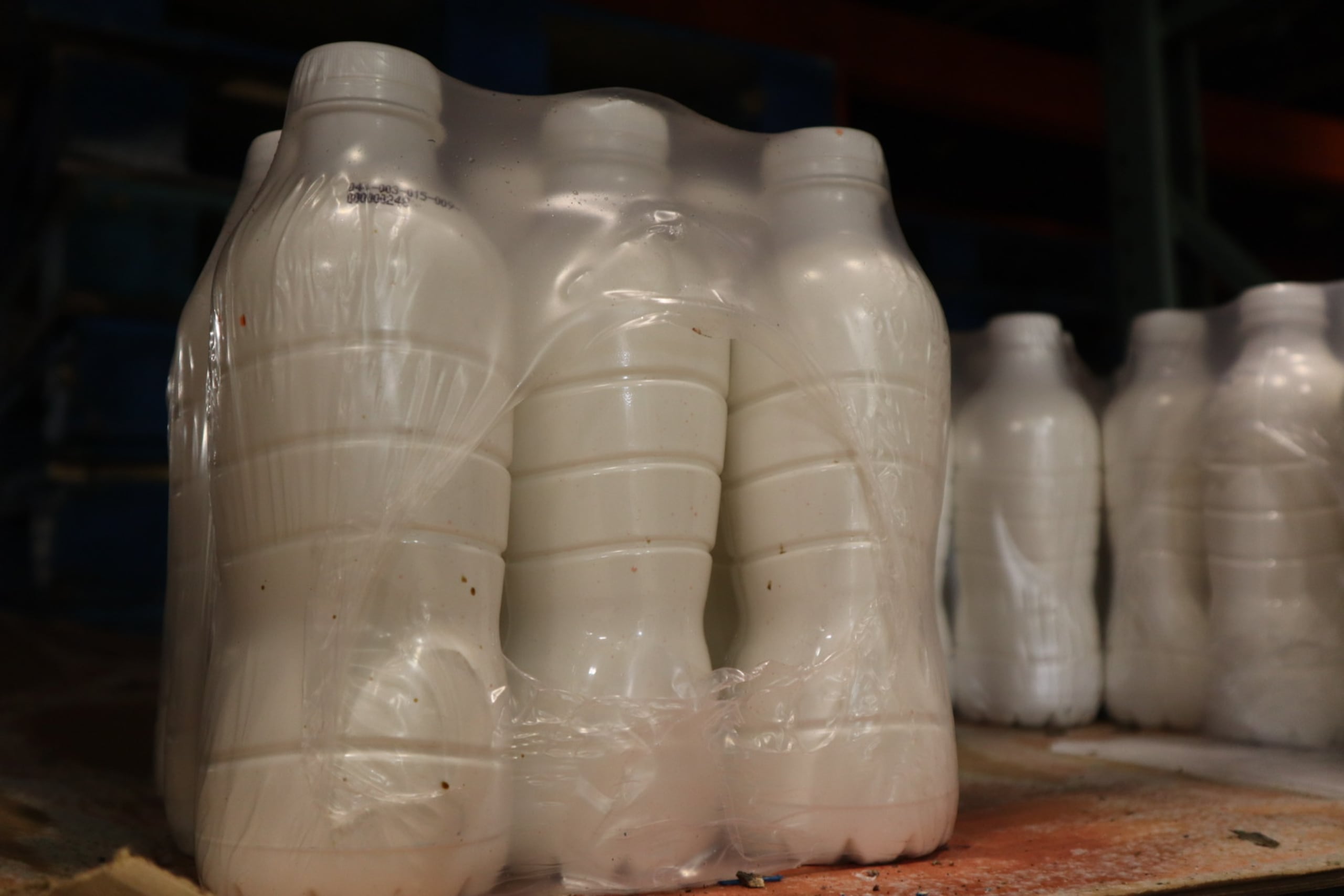 Las 80 vaquerías -de 240 que hay en la isla- que tuvieron que descartar miles de litros de leche están ubicadas en Hatillo, Isabela, Quebradillas, Manatí, Morovis, Aguadilla y San Sebastián.