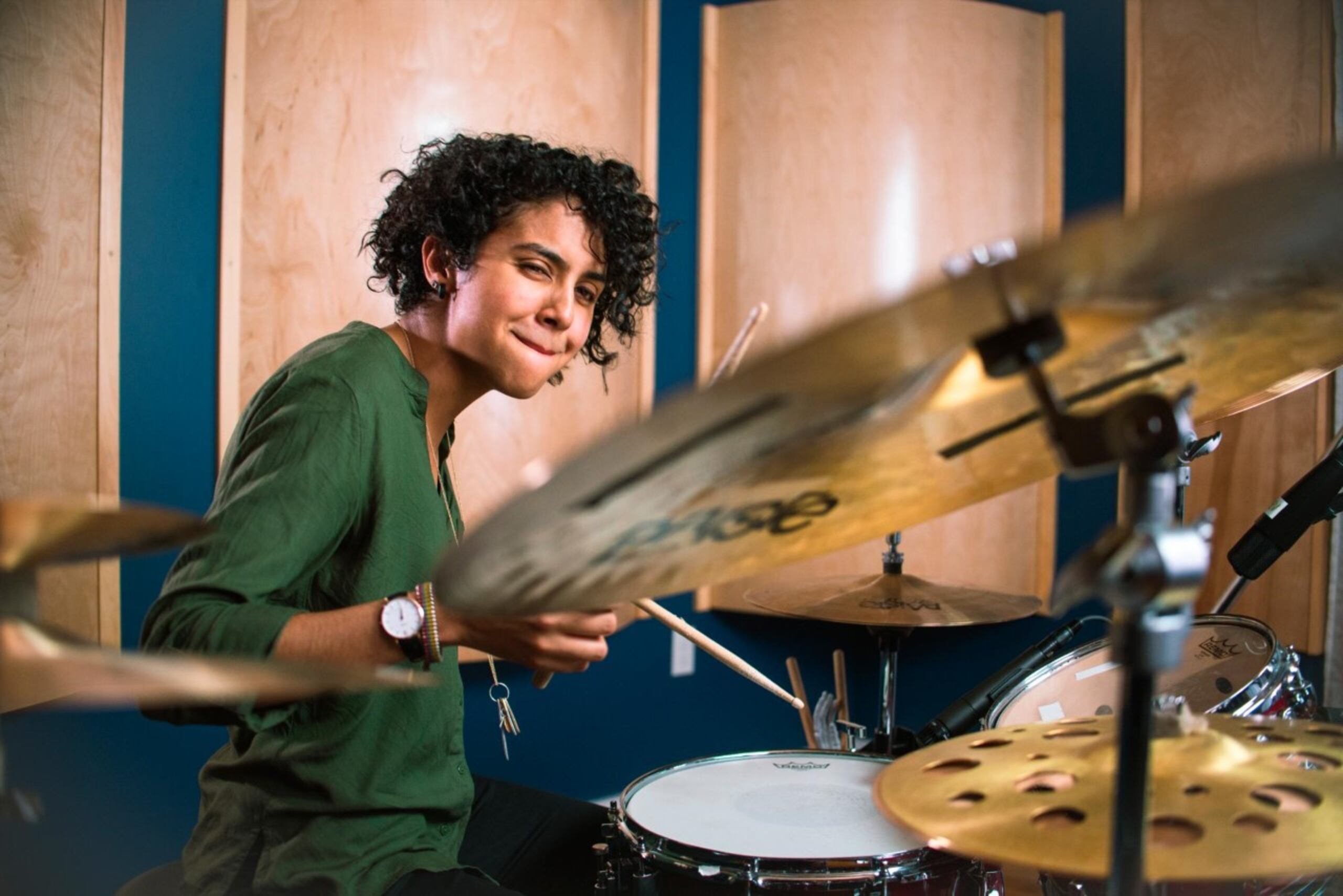 La instrumentista reconoce que cada vez es más natural que las mujeres tomen espacio en una banda, más allá de ser la cantante, la pianista o violinista.