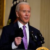 Biden suspende las concesiones petroleras y de gas en áreas federales 