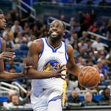 Ticket de $25,000 a Draymond Green por hablarle malo a un árbitro