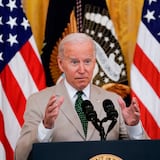 Traje de Biden evoca la polémica más absurda del mandato de Obama 