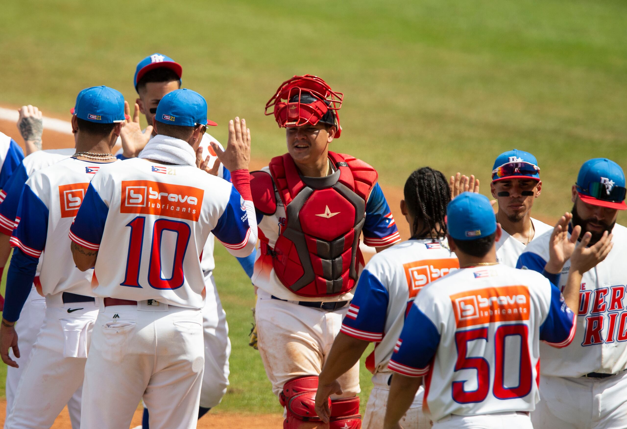 Puerto Rico libró la 'coca' en el torneo triunfando sobre Colombia, equipo que la noche antes derrotó a República Dominicana para avanzar a la fase semifinal del torneo.