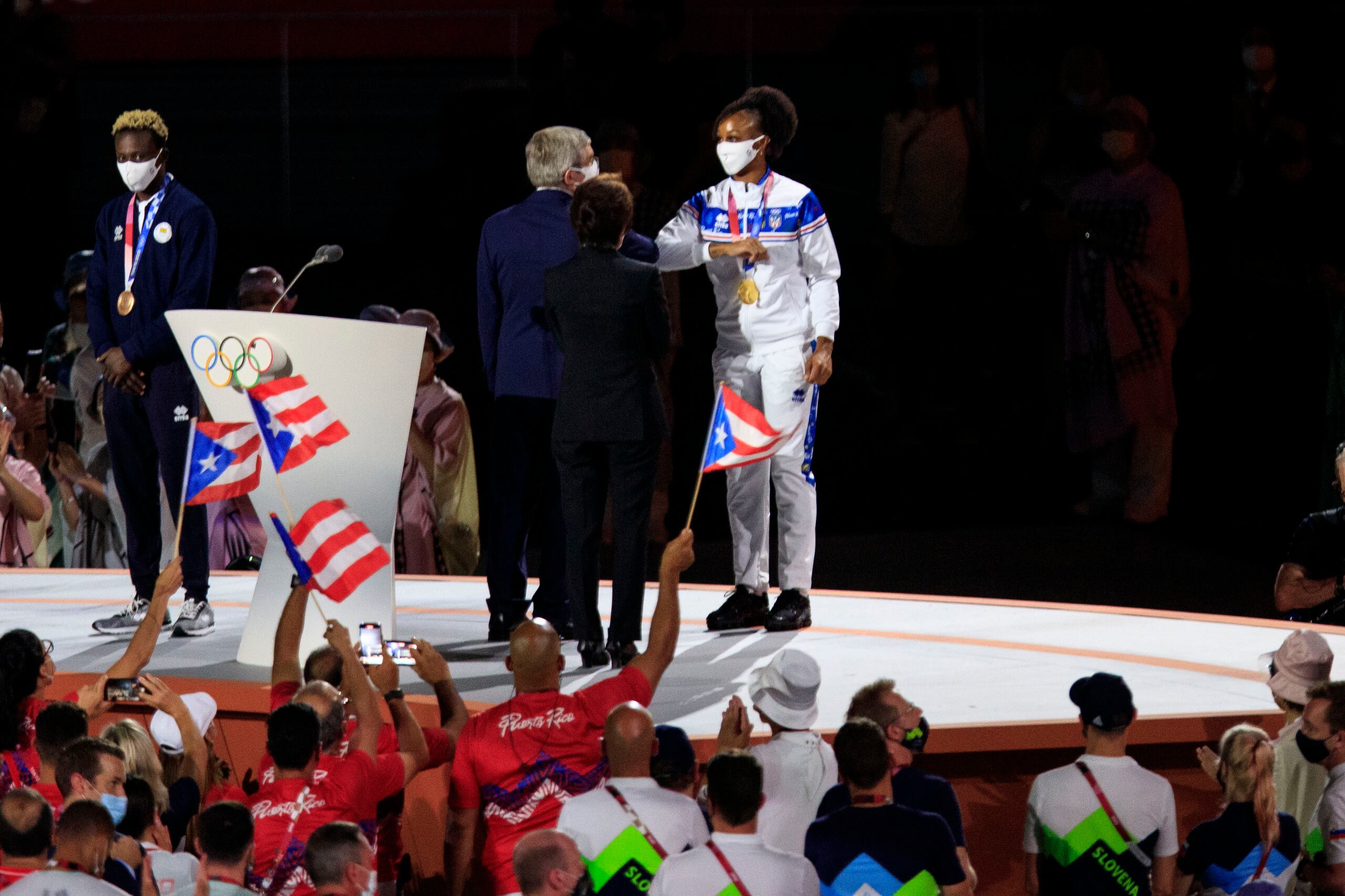 Uno de los frutos que cosechó Jasmine Camacho Quinn por haber ganado la medalla de oro en las Olimpiadas Tokio 2020 fue el ser designada como representante del continente americano para participar en la ceremonia de clausura de los Juegos junto al presidente del Comité Olímpico Internacional, Thomas Bach.