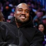 Kanye West reaparece de mano de su nueva esposa 