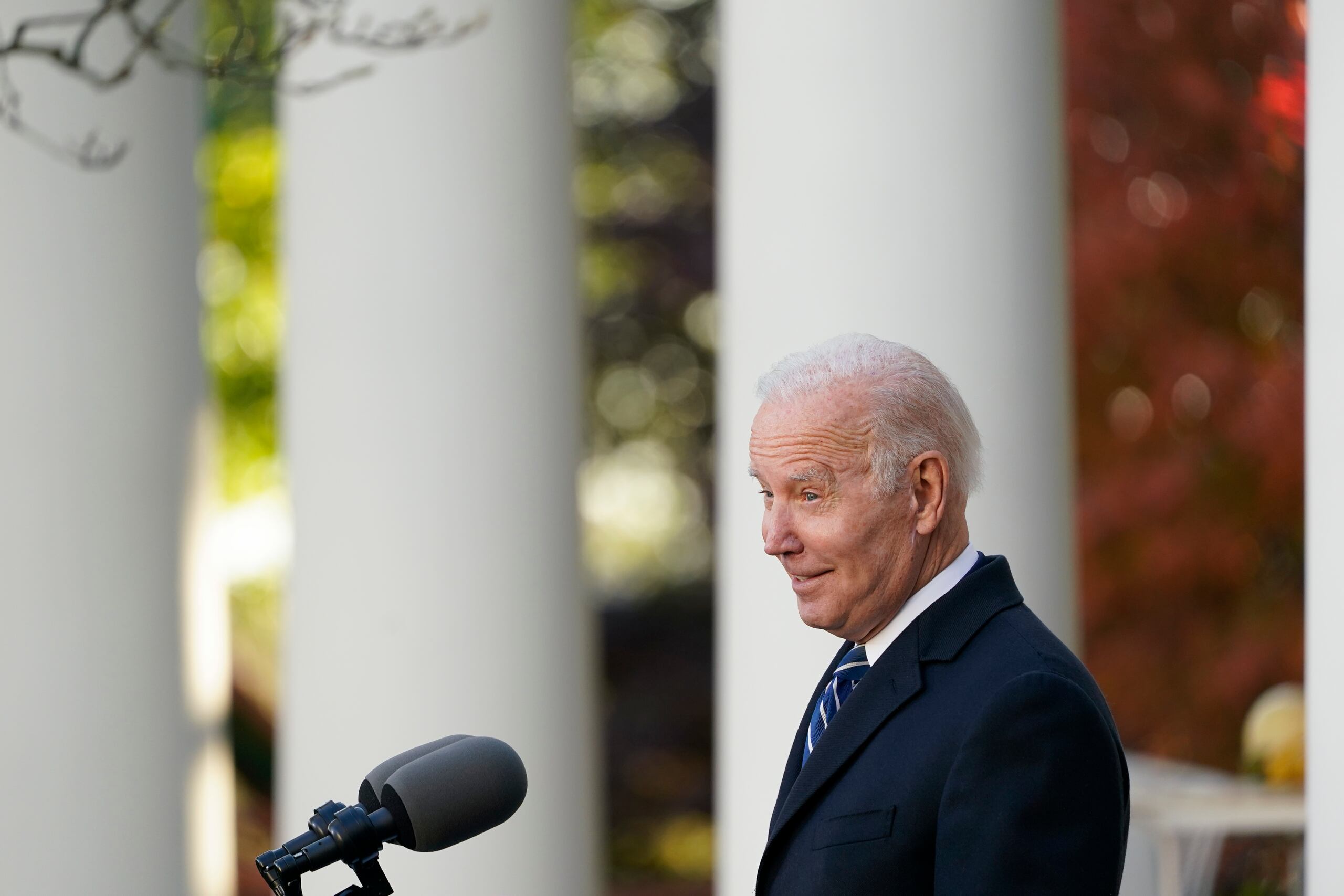 El presidente Biden emitió hoy un comunicado recordando a las víctimas y la noche del viernes realizó la primera vigilia en la Casa Blanca por las personas transgénero y no binarias asesinadas en EE.UU. y todo el mundo.