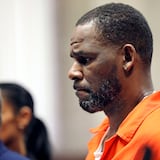 Condenan a R. Kelly a 20 años de cárcel por pornografía infantil