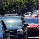 Tapón en la autopista Luis A. Ferré por accidente entre un camión y una grúa