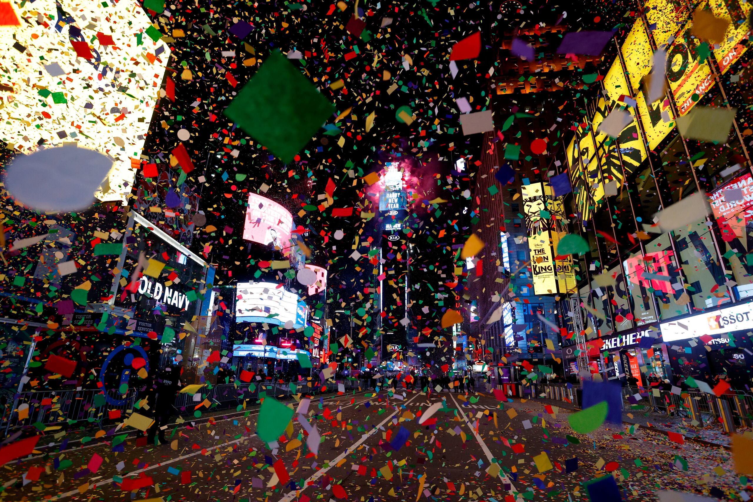 Una vacía Times Square tras la entrada del año nuevo.