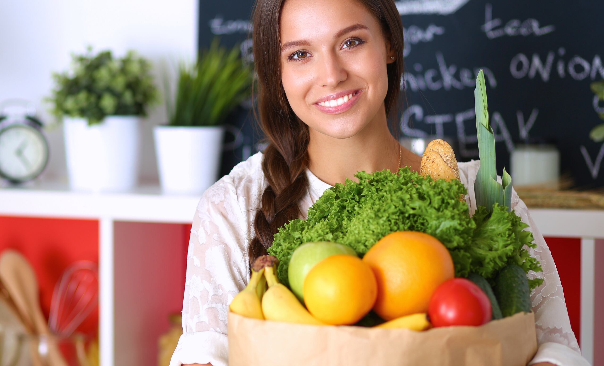 Una dieta rica en estos elementos es rica en vitaminas y minerales. Esta mantendrá tu corazón saludable y alejará el cáncer.