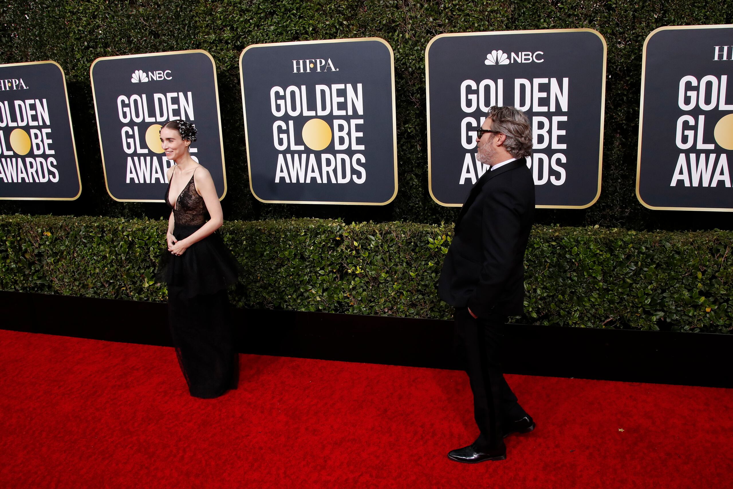 Oscar Joaquin Phoenix y la actriz Rooney Mara.