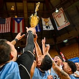 Los Vaqueros alzaron el cetro del básquet LAI; hoy definen el título femenino las Jerezanas y Juanas