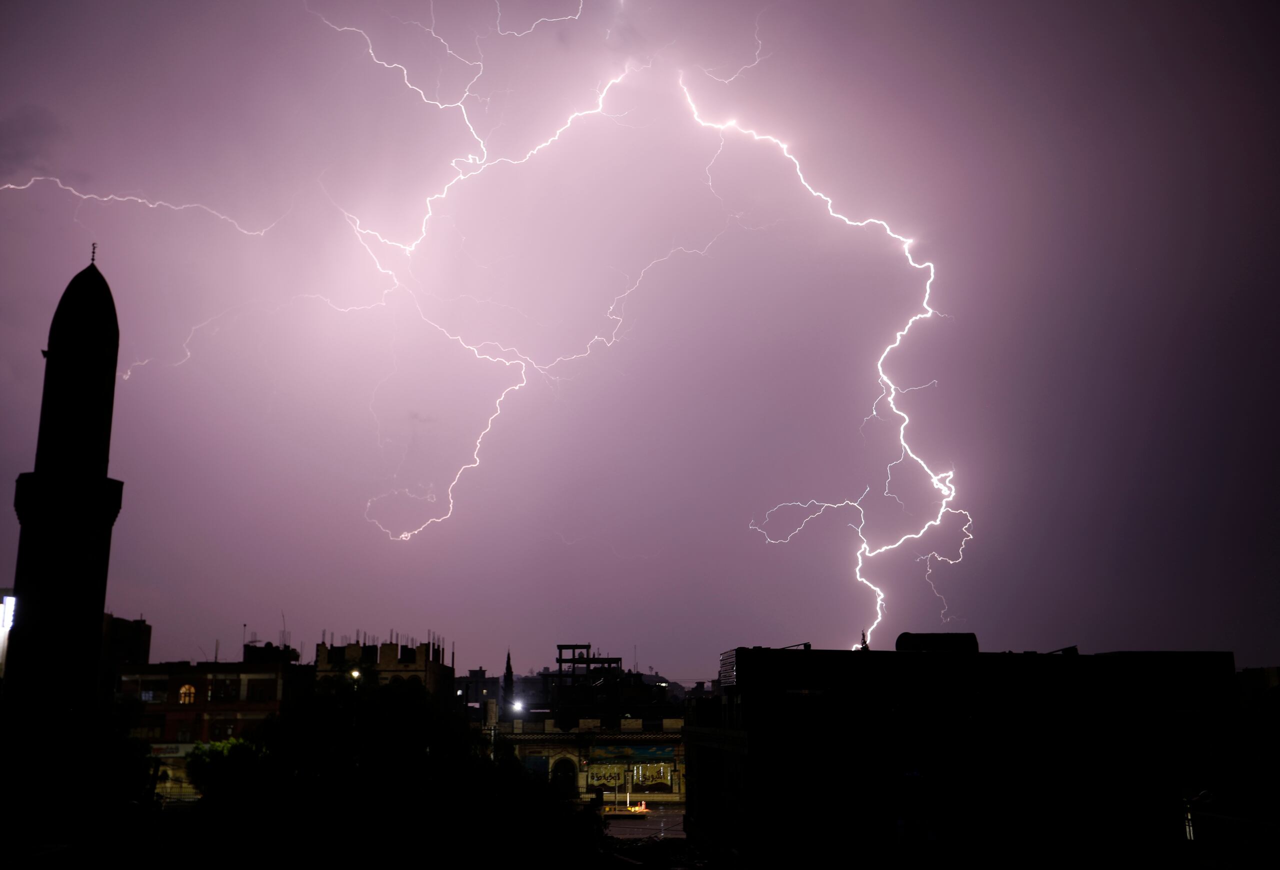 En ambos casos, los megarrayos se produjeron en zonas especialmente sensibles a las tormentas, como son las Grandes Llanuras de Norteamérica y la cuenca de la Plata en Sudámerica.