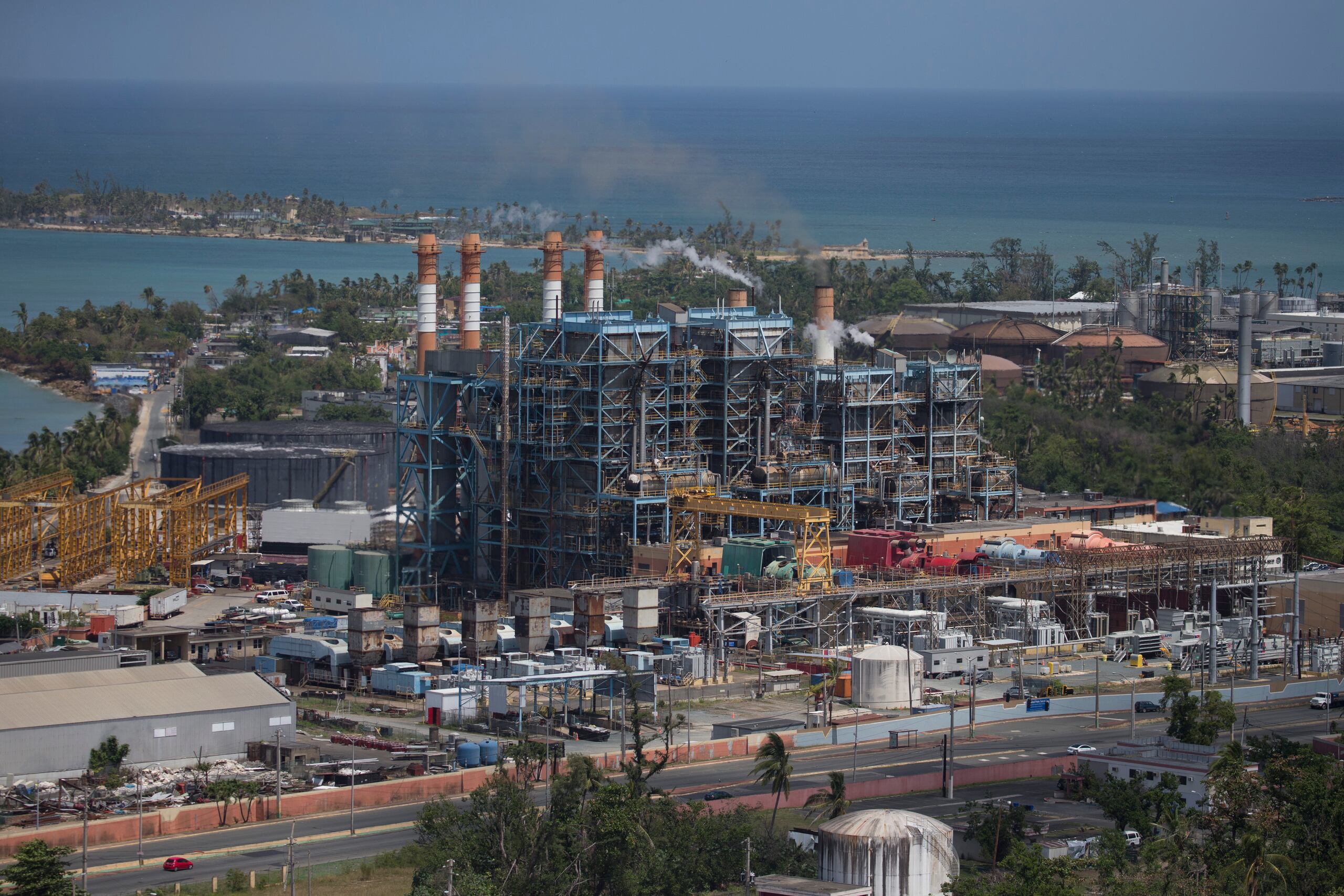 Las plantas generatrices de energía serán administradas por Genera PR desde el próximo 1 de julio.