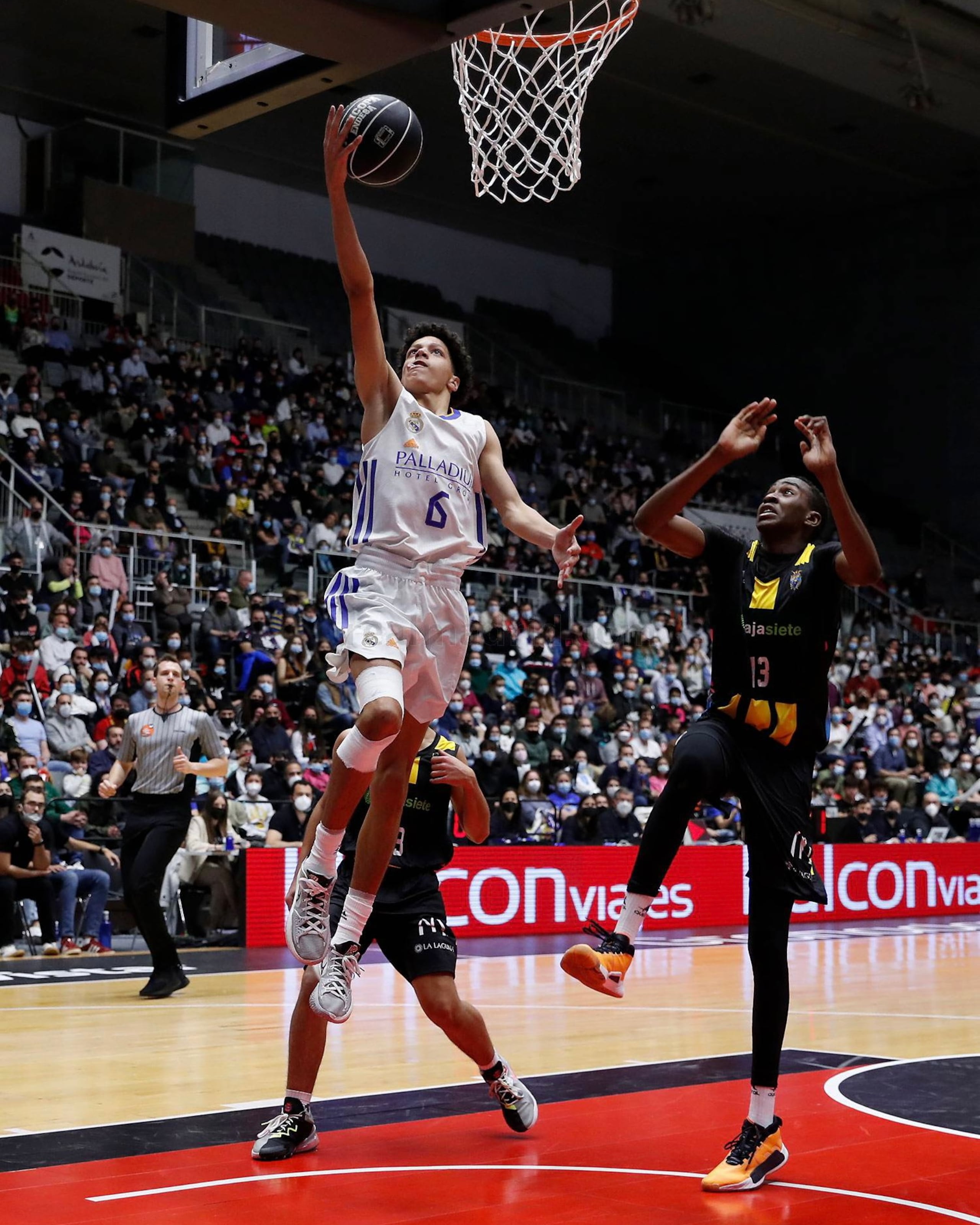 Quiñones llevó al Real Madrid al campeonato en la MiniCopa al acumular promedios de 24.5 puntos y 13 rebotes por encuentro.