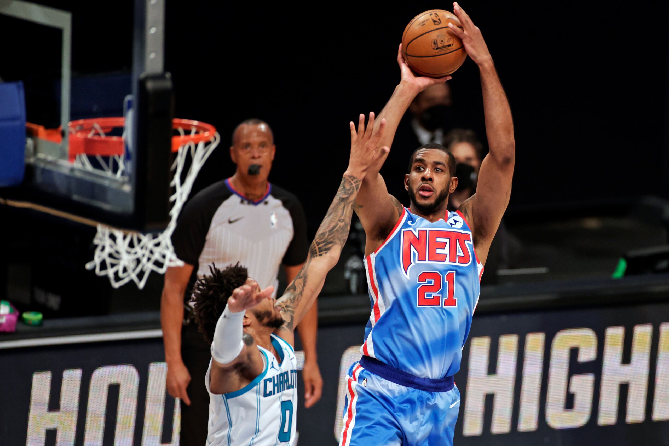 LaMarcus Aldridge, aquí con los Nets de Brooklyn, fue seleccionado a siete Juegos de Estrellas durante su carrera.