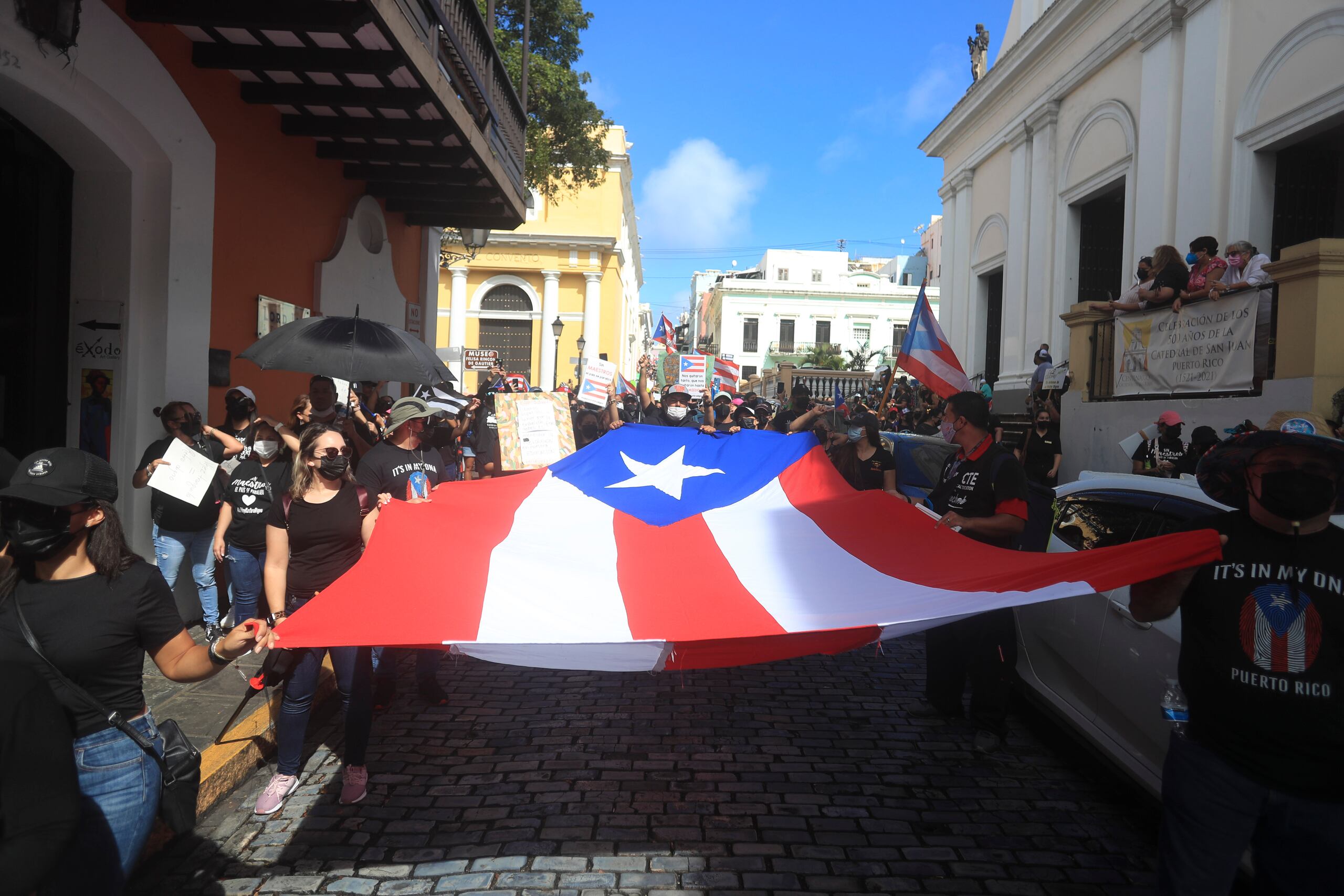 La manifestación reunió a diversos gremios magisteriales, unidos en un solo frente.