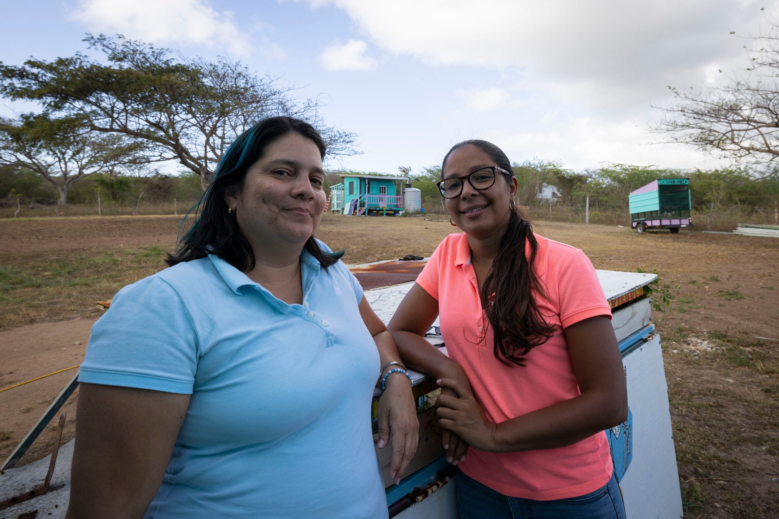 Elda Guadalupe y Marilyn Lopez.