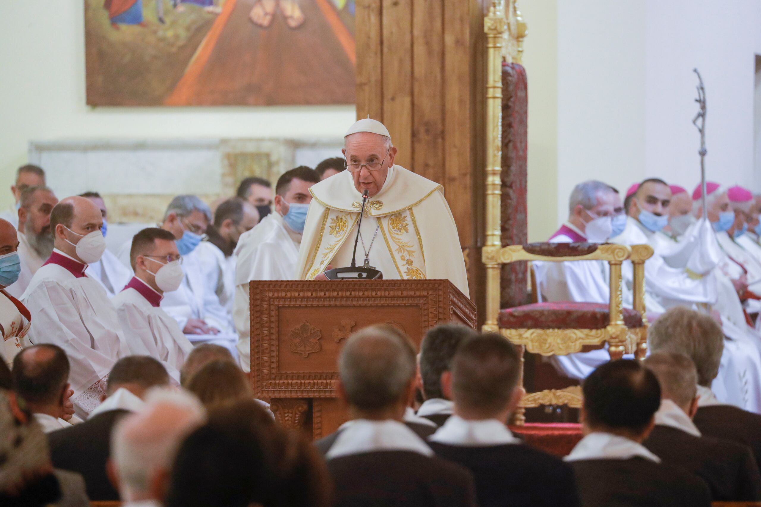 El papa Francisco ofició la misa en la catedral caldea de San José en Bagdad.