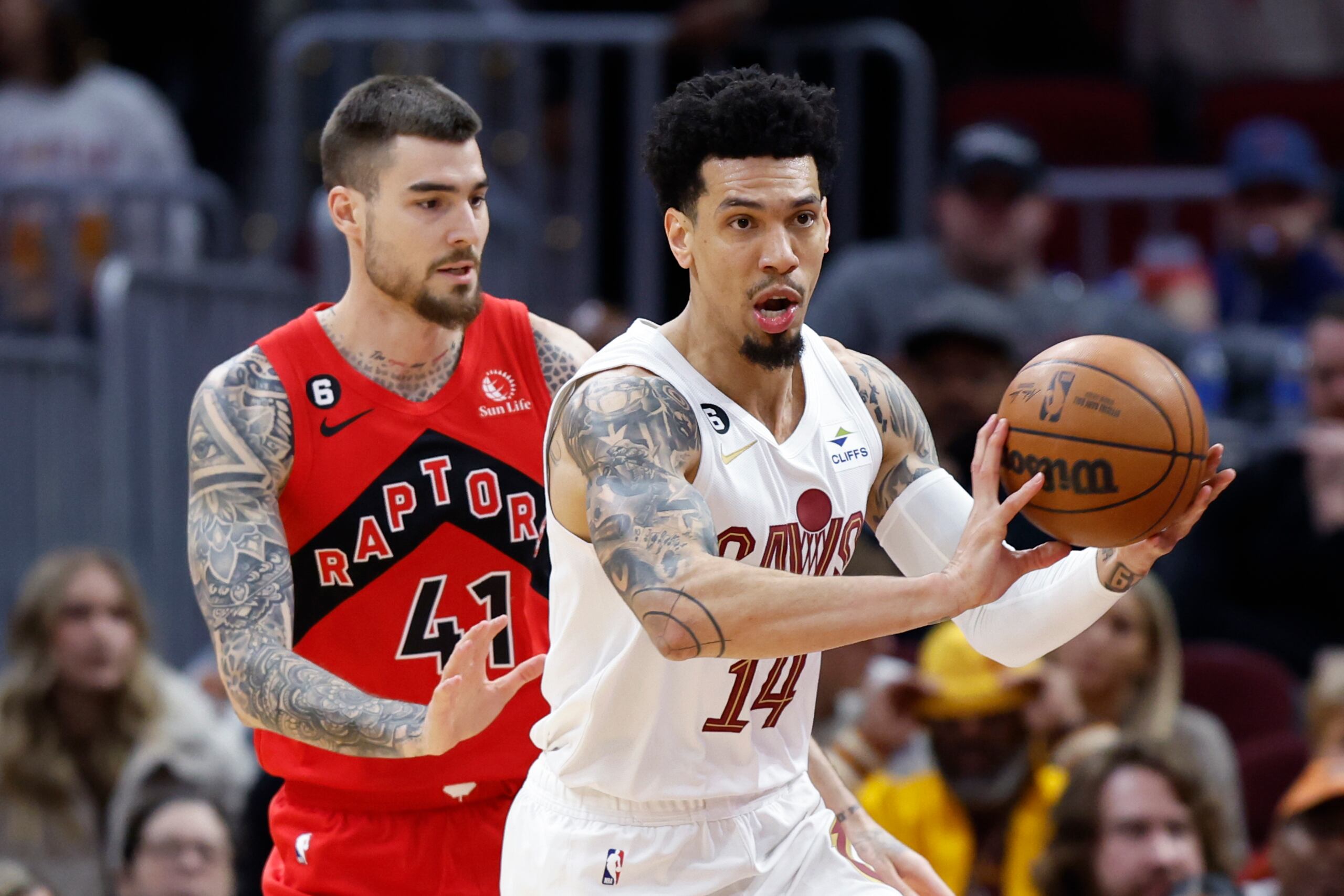 El delantero español Juancho Hernangómez (41) fue liberado por los Raptors de Toronto el martes.