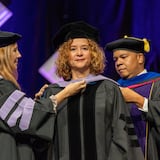 Universidad Albizu confiere doctorado honoris causa a presidenta del COPUR