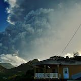 San Vicente vigila peligrosos flujos de sedimento y agua del volcán La Soufriere