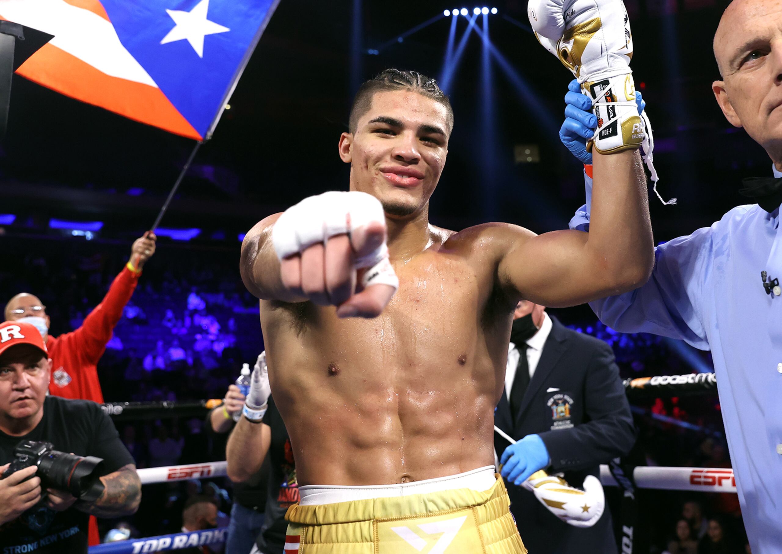 Su última pelea fue en el Madison Square Garden en Nueva York, donde el púgil boricua noqueó al italiano Alessio Mastronunzio en el primer asalto.