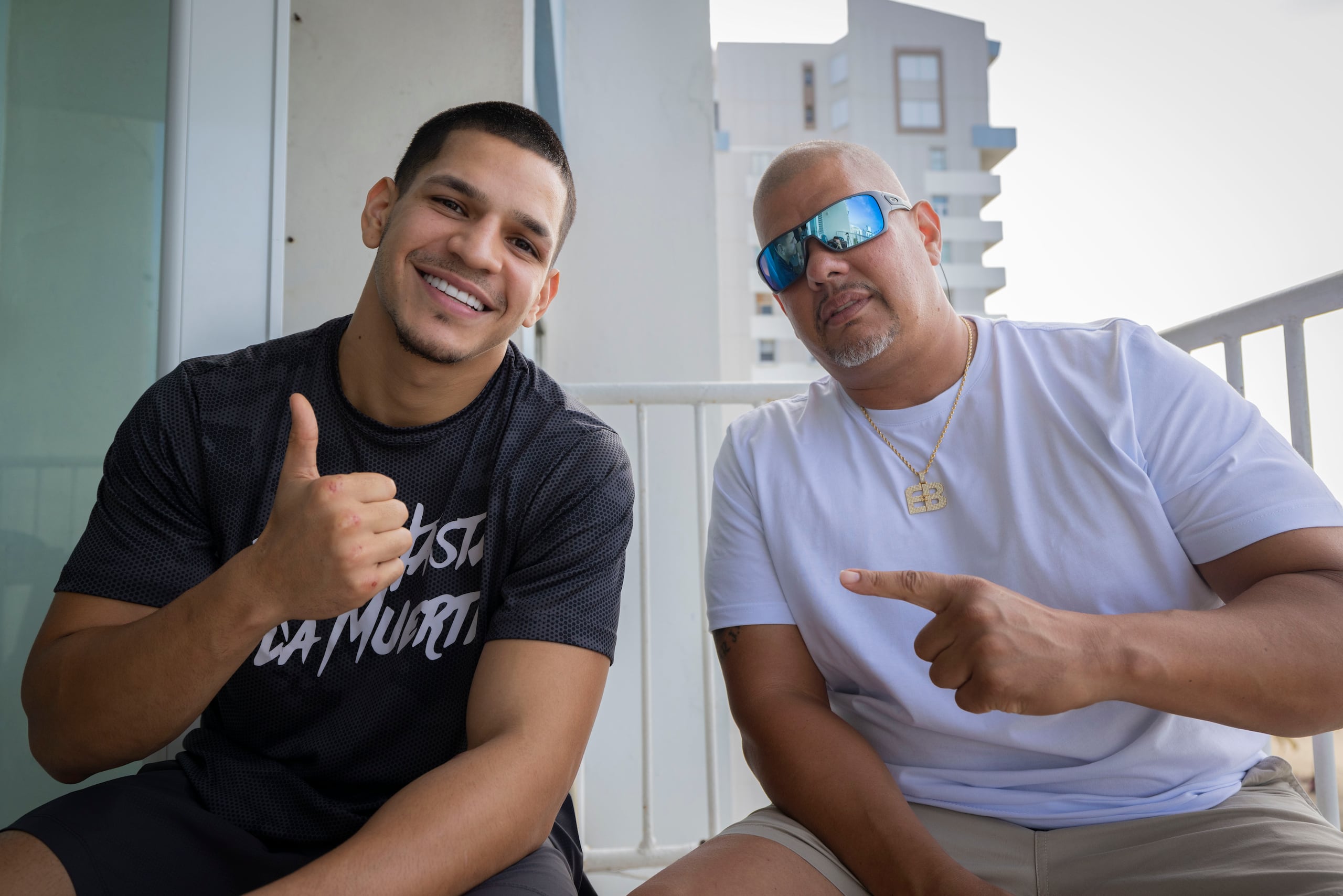 Edgar Berlanga padre (derecha) entiende que su hijo está listo para enfrentar a los principales boxeadores de las 168 libras.