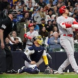 Ohtani dispara un colosal jonrón y los Angels vencen a los Brewers