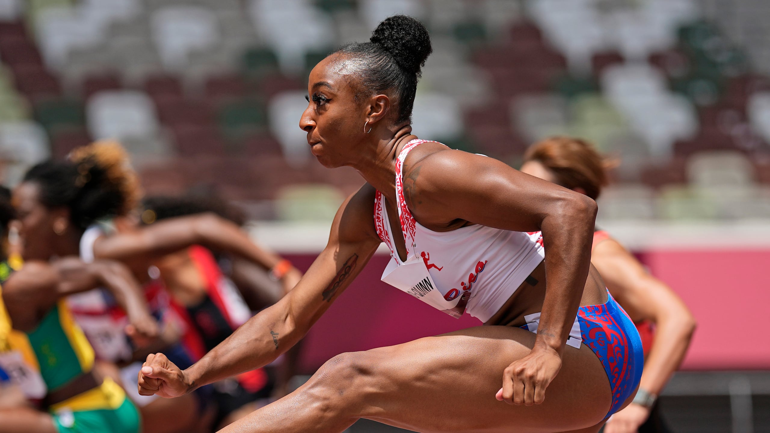 Jasmine Camacho Quinn estuvo cerca del récord mundial en el 2021 y le tirará a la marca en 2022.