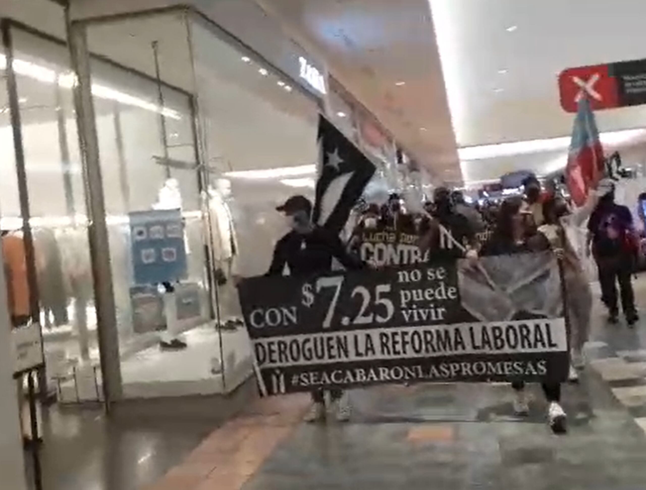 El grupo Jornada Se Acabaron las Promesas realizó una manifestación en Plaza Las Américas.