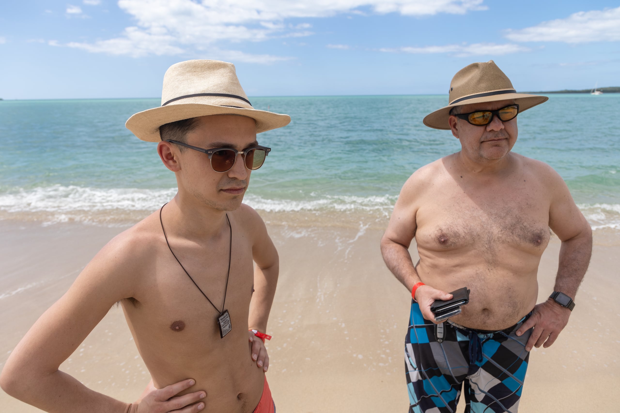 Spencer Hess y su padre Doug Hess visitaron el balneario, lamentando su estado de abandono.