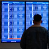 Aeropuertos  intentan volver a la normalidad tras jornada caótica 